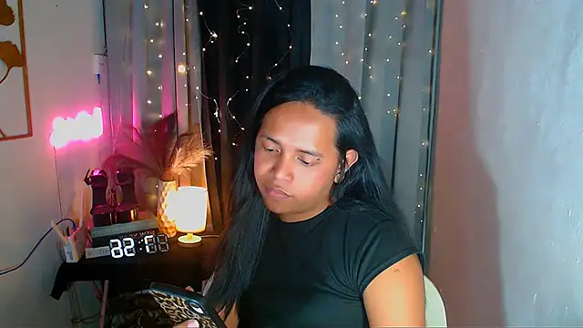 Lorainnelustts online show from 02/25/26, 07:36