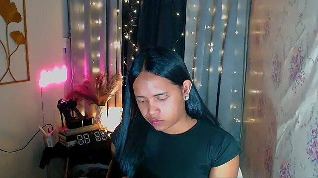 Lorainnelustts online show from 02/19/26, 02:03