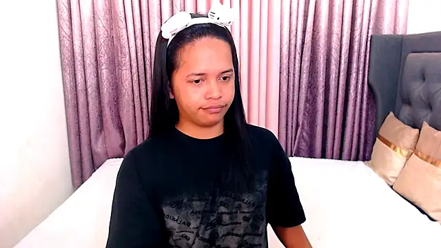 Lorainnelustts online show from 10/28/25, 09:25