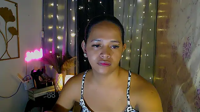 Lorainnelustts online show from 02/12/26, 03:50