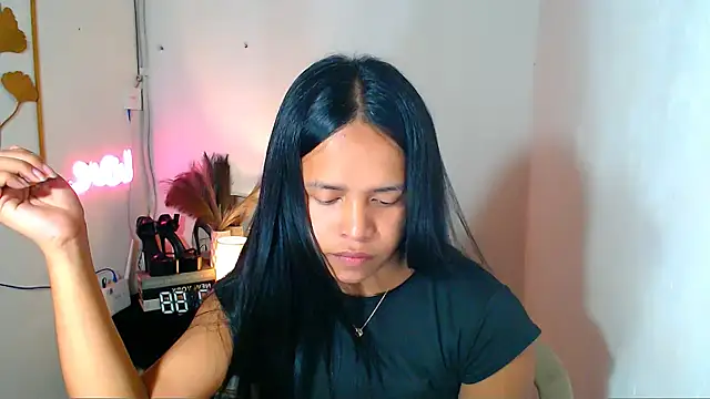 Lorainnelustts online show from 03/02/26, 04:57