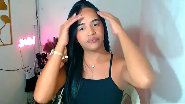 Lorainnelustts online show from 03/04/26, 12:18