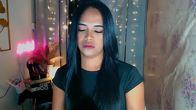 Lorainnelustts online show from 02/18/26, 12:34