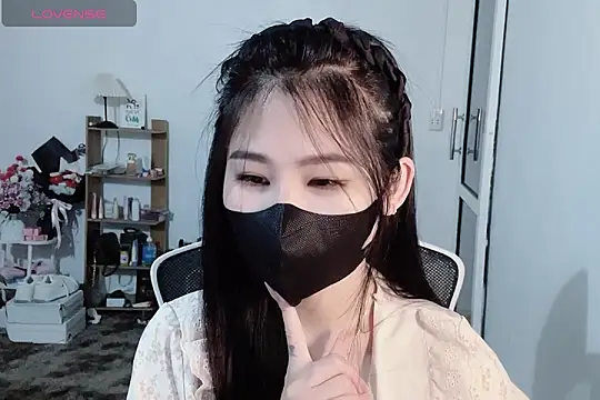    Daisy    online show from 11/21/25, 07:40