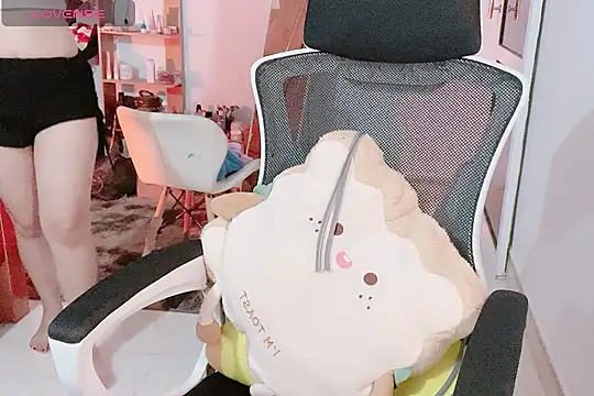    Daisy    online show from 10/27/25, 06:47