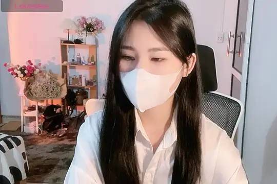Snapshot of ___Daisy___ chatting on 10/11/25, 01:12 Daisy online show from 10/11/25, 01:12