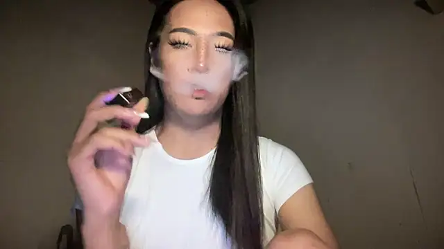 Snapshot of fallon_empress143 chatting on 10/04/25, 04:14 fallon empress143 online show from 10/04/25, 04:14