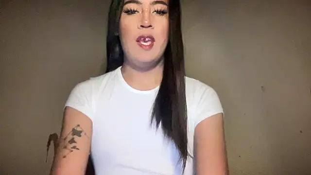 Snapshot of fallon_empress143 chatting on 10/05/25, 04:47 fallon empress143 online show from 10/05/25, 04:47
