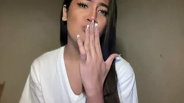Snapshot of fallon_empress143 chatting on 09/10/25, 04:11 fallon empress143 online show from 09/10/25, 04:11