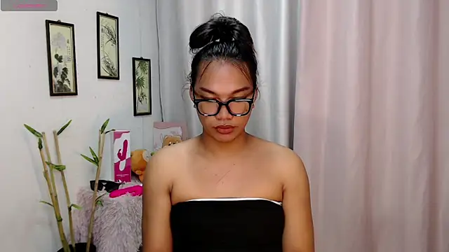 Snapshot of Herbielustts chatting on 12/03/25, 06:36 Herbielustts online show from 12/03/25, 06:36