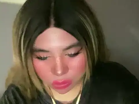 Snapshot of Naughtyrosecum chatting on 09/17/25, 03:36 Naughtyrosecum online show from 09/17/25, 03:36