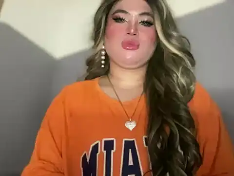 Snapshot of Naughtyrosecum chatting on 10/08/25, 03:24 Naughtyrosecum online show from 10/08/25, 03:24