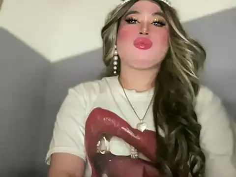 Snapshot of Naughtyrosecum chatting on 10/18/25, 05:04 Naughtyrosecum online show from 10/18/25, 05:04