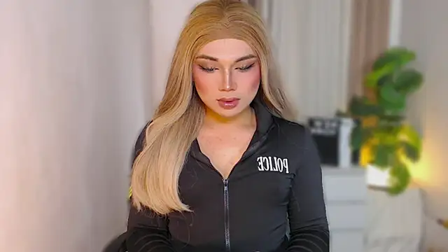 Snapshot of Samantha_Millerxxx chatting on 03/14/26, 06:30 Samantha Millerxxx online show from 03/14/26, 06:30