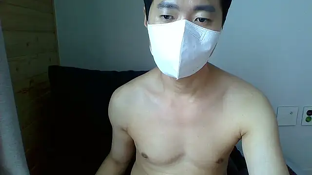 Snapshot of _kinggun_ chatting on 10/18/25, 04:58 kinggun online show from 10/18/25, 04:58