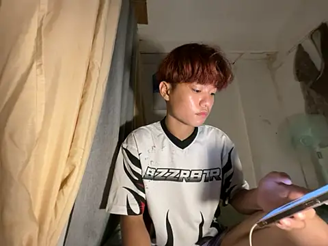 ur little secret online show from 11/25/25, 02:17