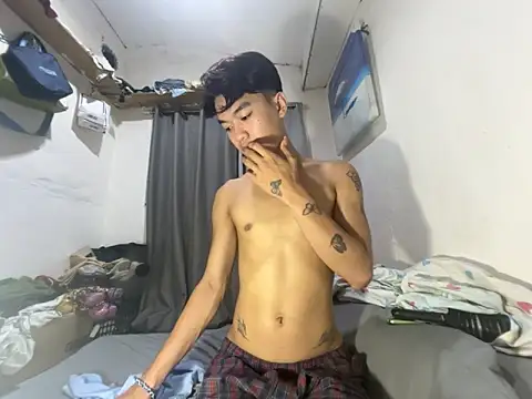 ur little secret online show from 01/15/26, 09:23