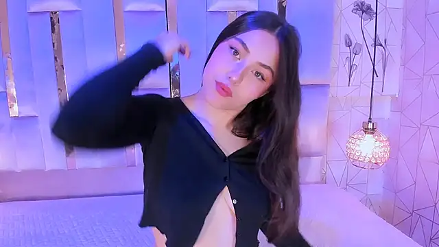 HannaCollins  online show from 12/18/25, 01:04