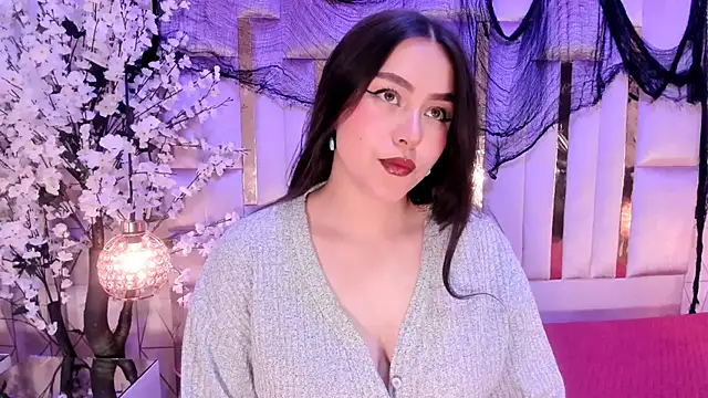 HannaCollins  online show from 11/17/25, 01:04