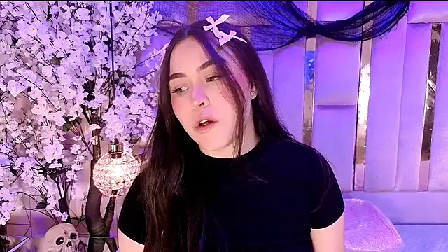 HannaCollins  online show from 11/10/25, 01:05