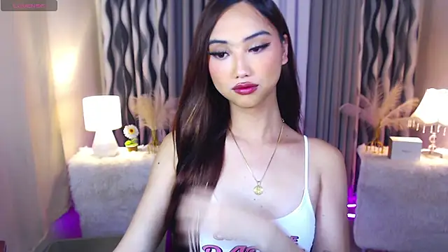 Kiah Wyatt online show from 11/06/25, 05:00