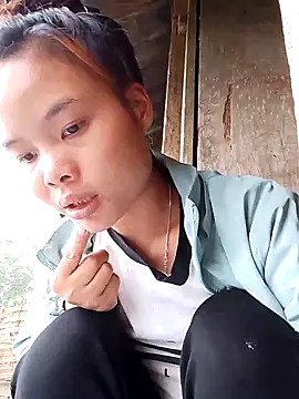 CloudyChu online show from 10/25/25, 01:38