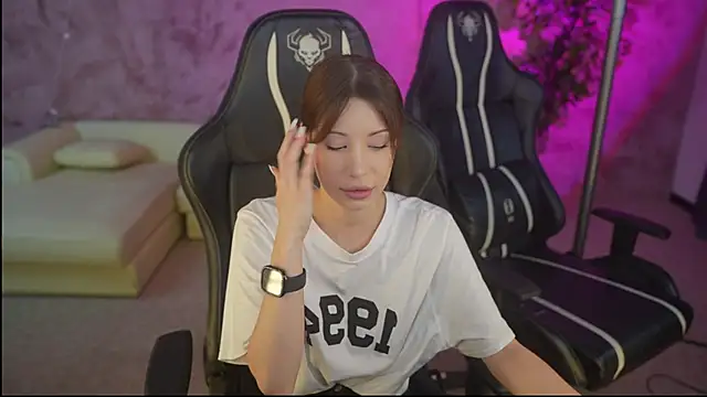 Selena Glow online show from 11/25/25, 11:59