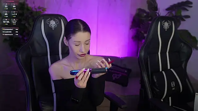 Snapshot of Selena_Glow chatting on 02/20/26, 12:29 Selena Glow online show from 02/20/26, 12:29
