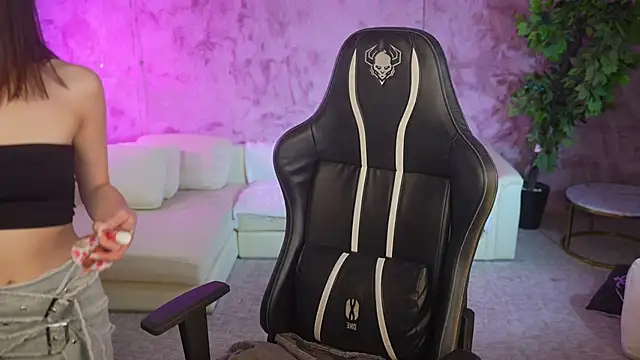 Selena Glow online show from 10/05/25, 06:42