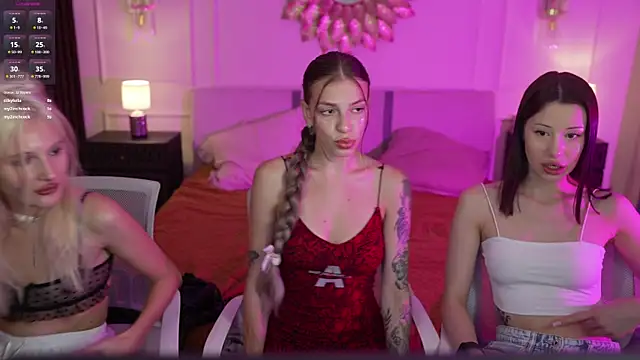 Selena Glow online show from 09/18/25, 10:57