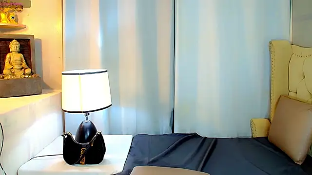 Snapshot of MochaliciousTransOnTop chatting on 09/11/25, 12:21 MochaliciousTransOnTop online show from 09/11/25, 12:21