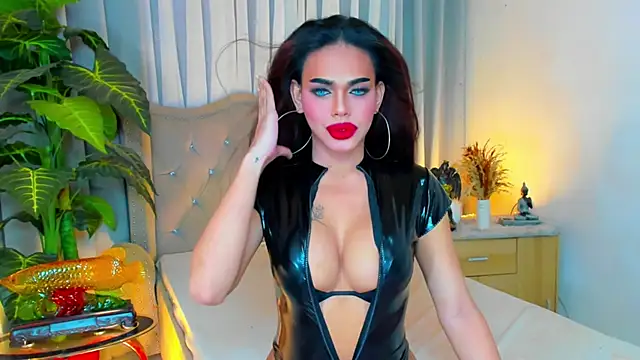 Snapshot of MochaliciousTransOnTop chatting on 10/05/25, 06:53 MochaliciousTransOnTop online show from 10/05/25, 06:53