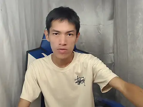 Snapshot of riks_tyler chatting on 05/26/26, 04:27 riks tyler online show from 05/26/26, 04:27