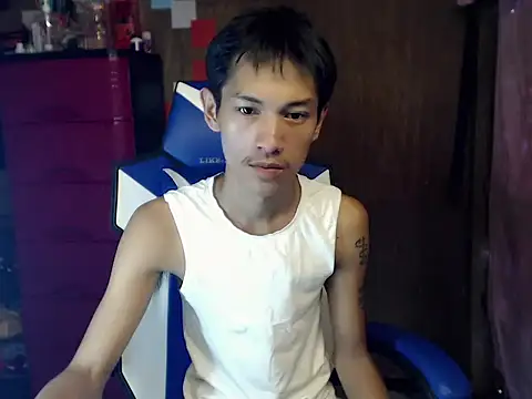 Snapshot of riks_tyler chatting on 07/18/26, 07:39 riks tyler online show from 07/18/26, 07:39