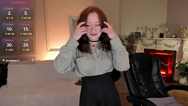 Snapshot of Violet_Griffen chatting on 10/23/25, 03:43 Violet Griffen online show from 10/23/25, 03:43
