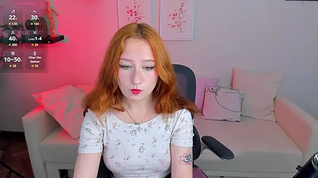 Snapshot of Violet_Griffen chatting on 07/04/26, 04:00 Violet Griffen online show from 07/04/26, 04:00
