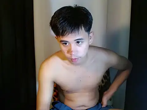 Snapshot of urasianbigcock chatting on 10/10/25, 07:04 urasianbigcock online show from 10/10/25, 07:04