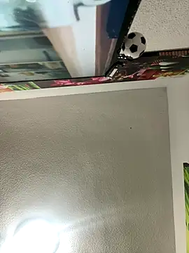 aavrdvh33 online show from 11/12/25, 12:15