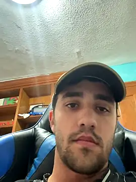 aavrdvh33 online show from 11/17/25, 04:44