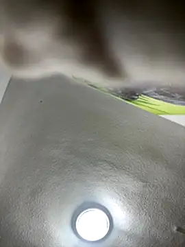 aavrdvh33 online show from 11/06/25, 09:08