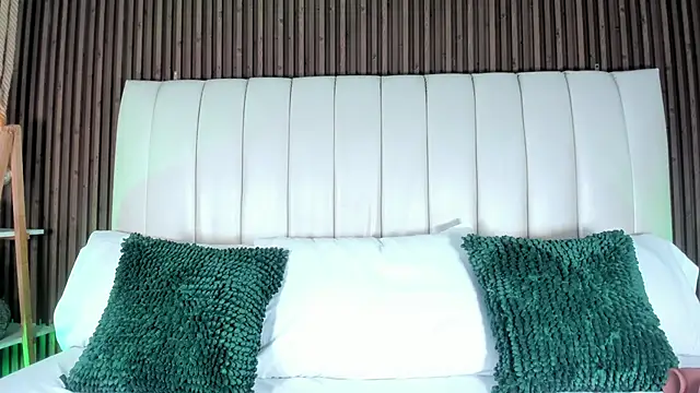 Snapshot of SandraMilerr chatting on 02/12/26, 04:45 SandraMilerr online show from 02/12/26, 04:45