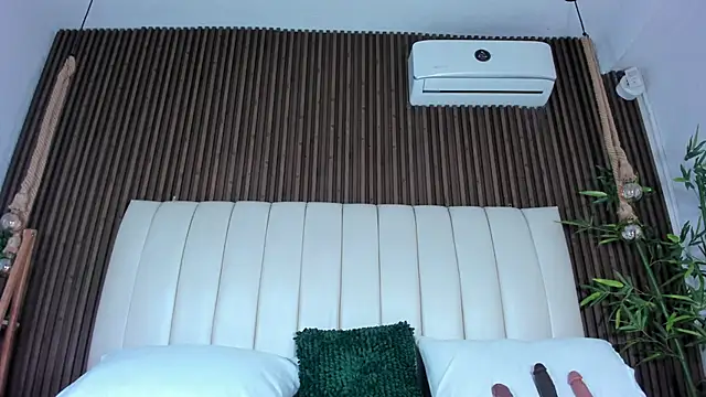 SandraMilerr online show from 09/30/25, 04:18