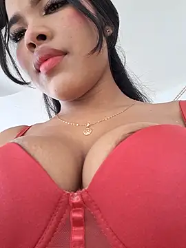 Snapshot of Michell_em chatting on 02/14/26, 07:03 Michell em online show from 02/14/26, 07:03