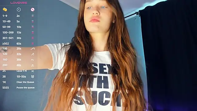 lovelyalivia online show from 04/10/26, 08:32