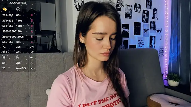 lovelyalivia online show from 12/05/25, 09:30