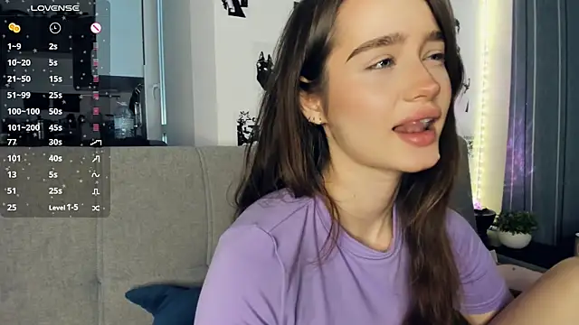 lovelyalivia online show from 12/14/25, 09:48