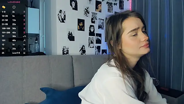 lovelyalivia online show from 11/05/25, 10:07