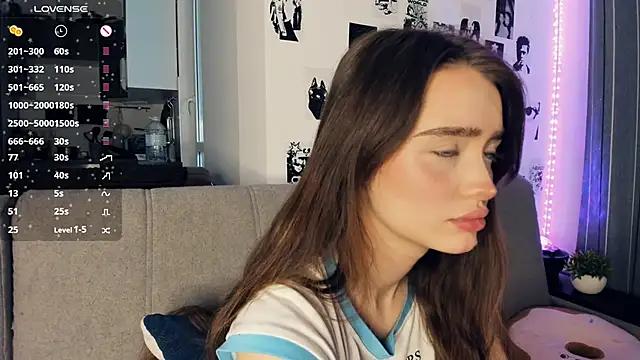 lovelyalivia online show from 12/15/25, 09:15