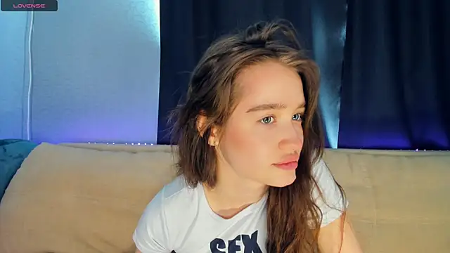 lovelyalivia online show from 03/27/26, 08:22