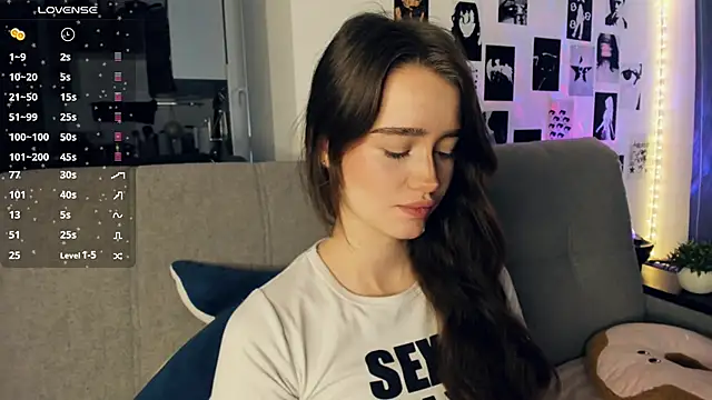 lovelyalivia online show from 12/17/25, 08:08